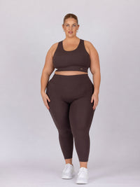 Kaleena is wearing our leggings in size 4XC. She is AUS 22-24.