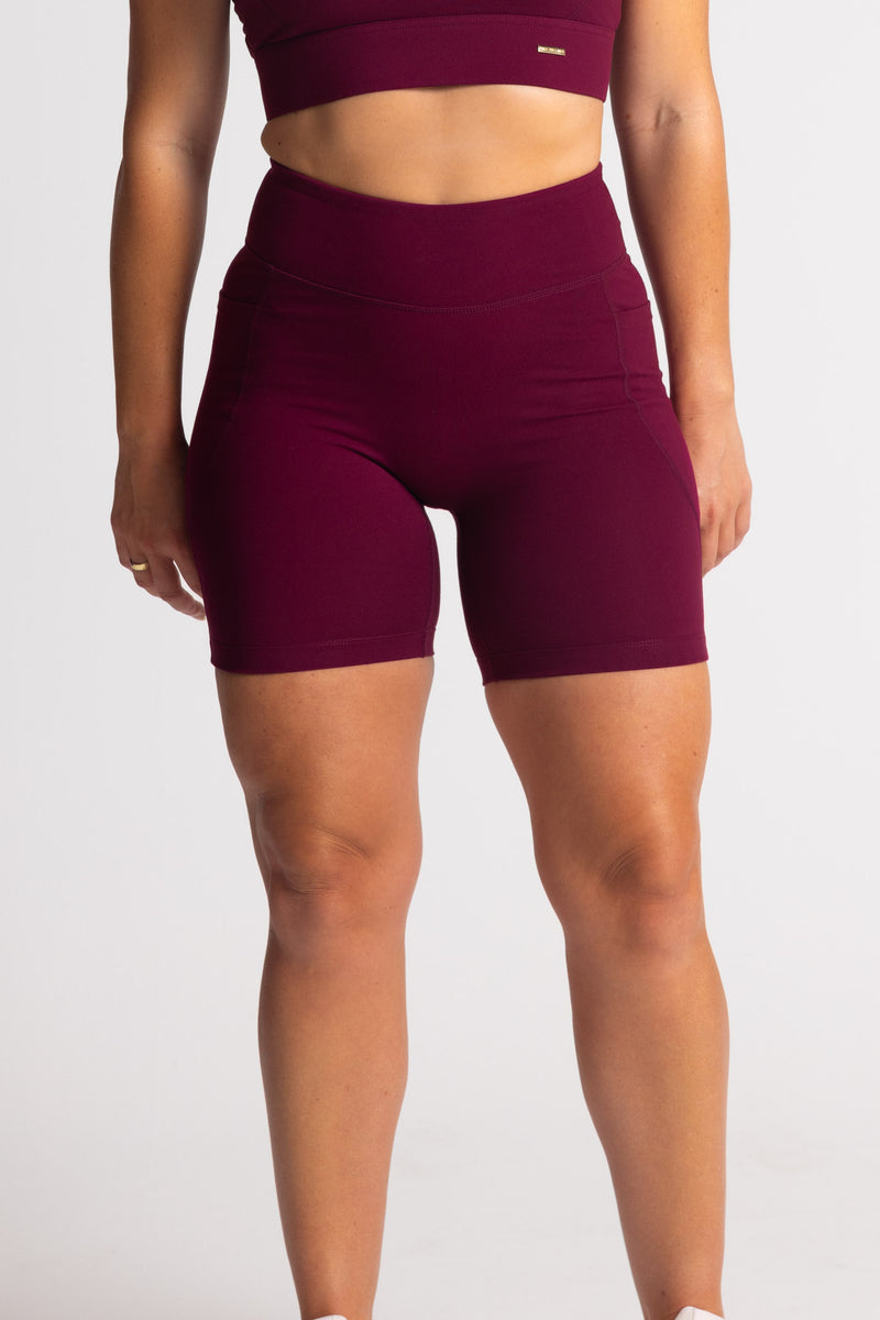 Shannah is wearing our Shorts in size M. She is AUS 10 and 166cm tall.