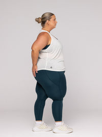 Shae is wearing our Tank in size 4XC. She is AUS 22-24.