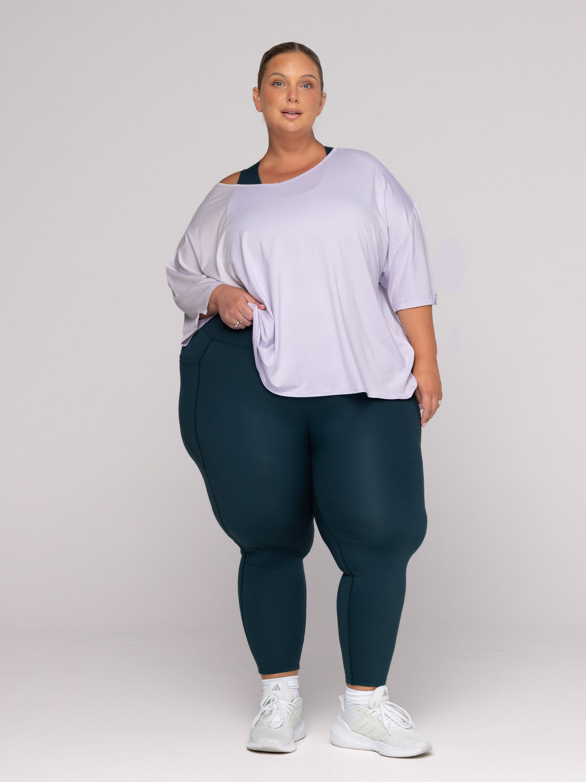 Shae is wearing our Tee in size 4XC. She is AUS 22-24.