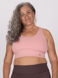 Karon is wearing our Bra in size M (E-HH).