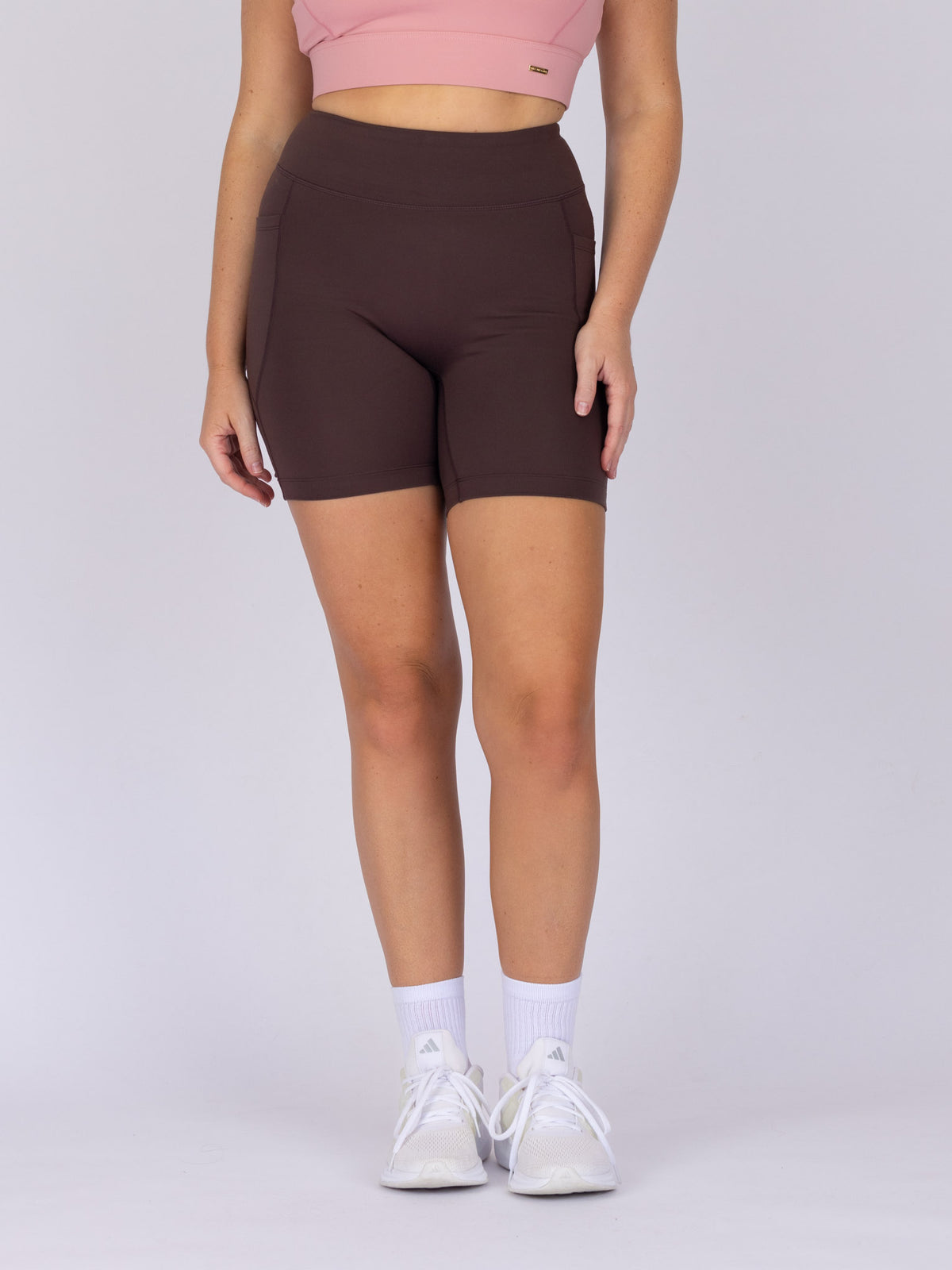 Brooke is wearing our Shorts in size M. She is AUS 12 and 172cm tall.