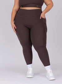 Kaleena is wearing our leggings in size 4XC. She is AUS 22-24.