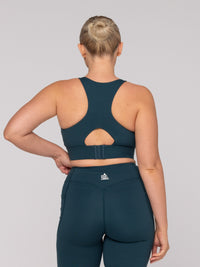 Brooke is wearing our Bra in size M (A - DD). She is AUS 12, Cup DD.