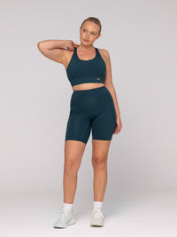 Brooke is wearing our Bra in size M (A - DD) and our Shorts in size M. She is AUS 12 and 172cm tall.