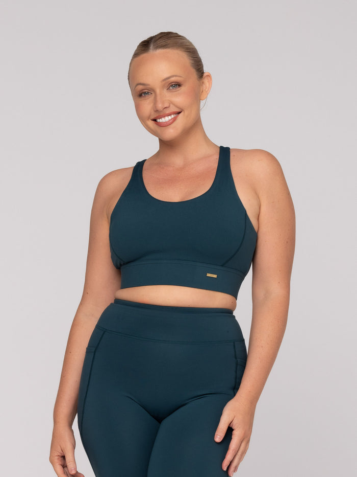 Brooke is wearing our Bra in size M (A - DD). She is AUS 12, Cup DD.