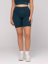 Brooke is wearing our Shorts in size M. She is AUS 12 and 172cm tall.