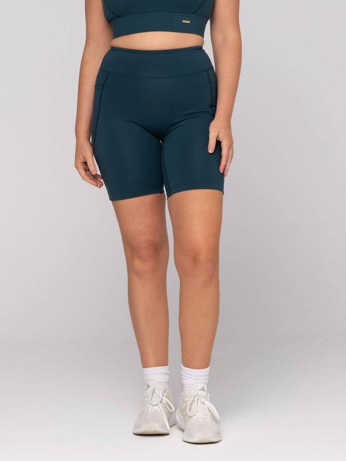 Brooke is wearing our Shorts in size M. She is AUS 12 and 172cm tall.