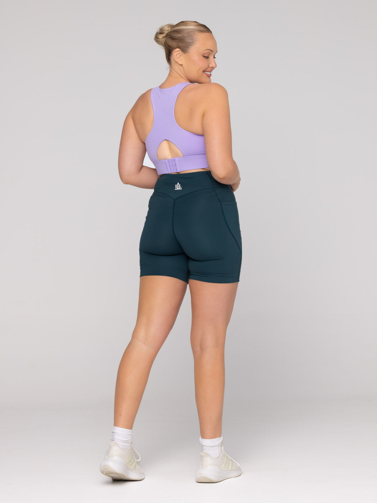 Brooke is wearing our Shorts in size M. She is AUS 12 and 172cm tall.