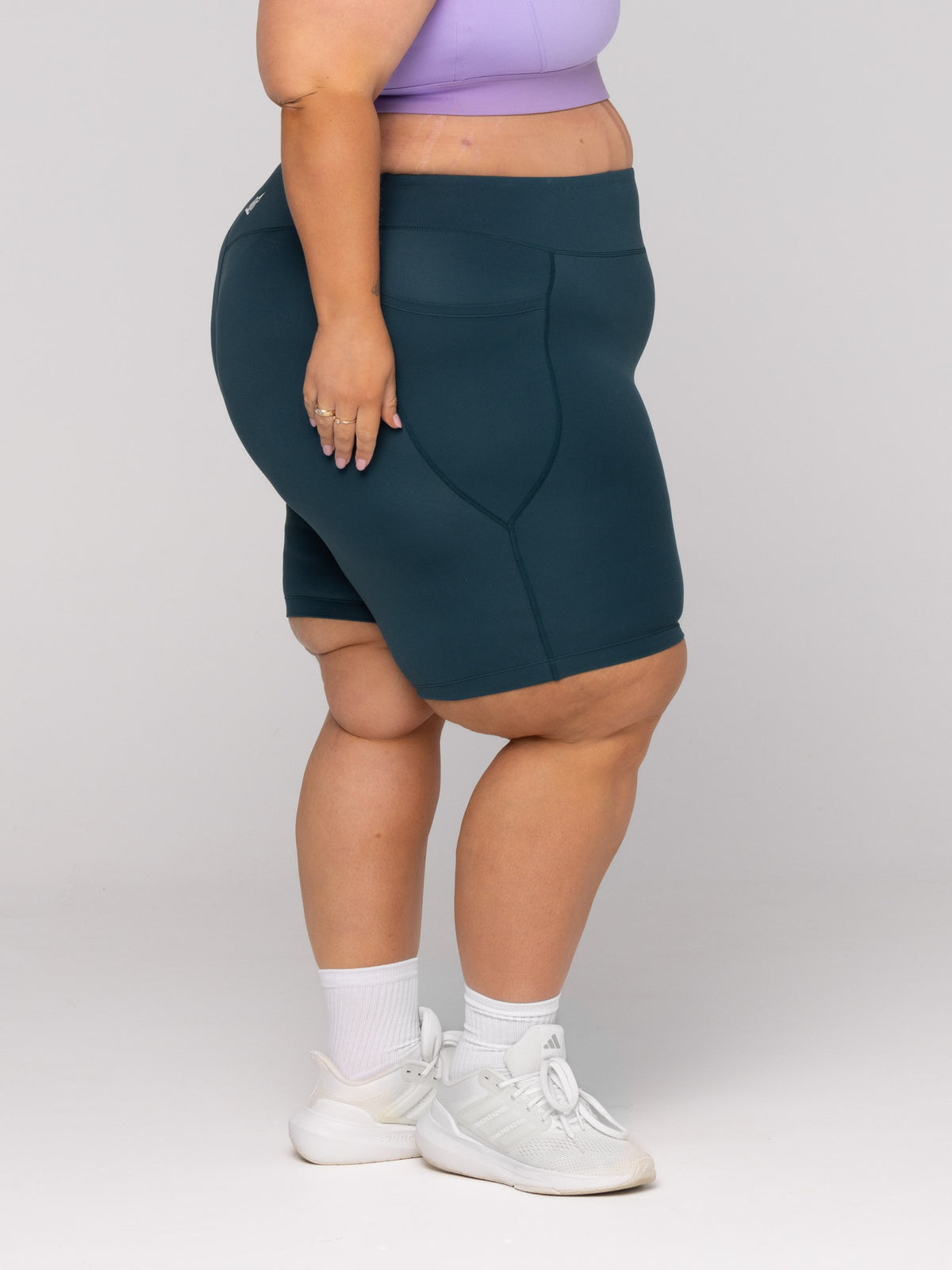 Shae is wearing our Shorts in size 3XC. She is AUS 22-24 and 167cm tall.