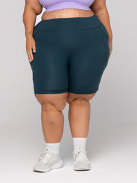Shae is wearing our Shorts in size 3XC. She is AUS 22-24 and 167cm tall.