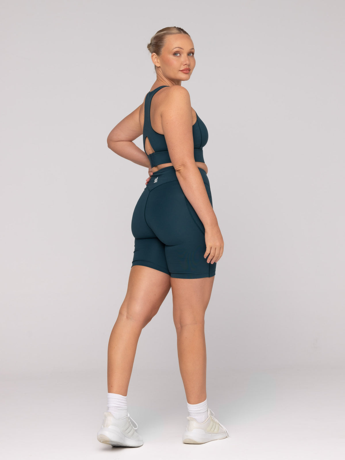 Brooke is wearing our Bra in size M (A - DD) and our Shorts in size M. She is AUS 12 and 172cm tall.