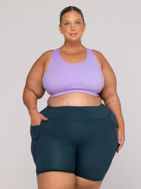 Shae is wearing our Bra in size 3XC (E-HH) and our Shorts in size 3XC. She is AUS 22-24 and 167cm tall.