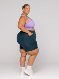 Shae is wearing our Bra in size 3XC (E-HH) and our Shorts in size 3XC. She is AUS 22-24 and 167cm tall.