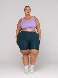 Shae is wearing our Bra in size 3XC (E-HH) and our Shorts in size 3XC. She is AUS 22-24 and 167cm tall.