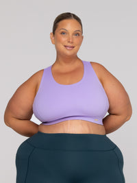 Shae is wearing our Bra in size 3XC (E-HH) and our Shorts in size 3XC. She is AUS 22-24 and 167cm tall.